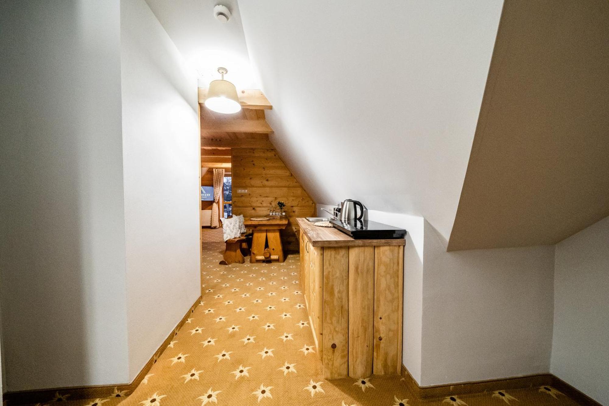 Zapotoczny Residence Зомб Екстериор снимка