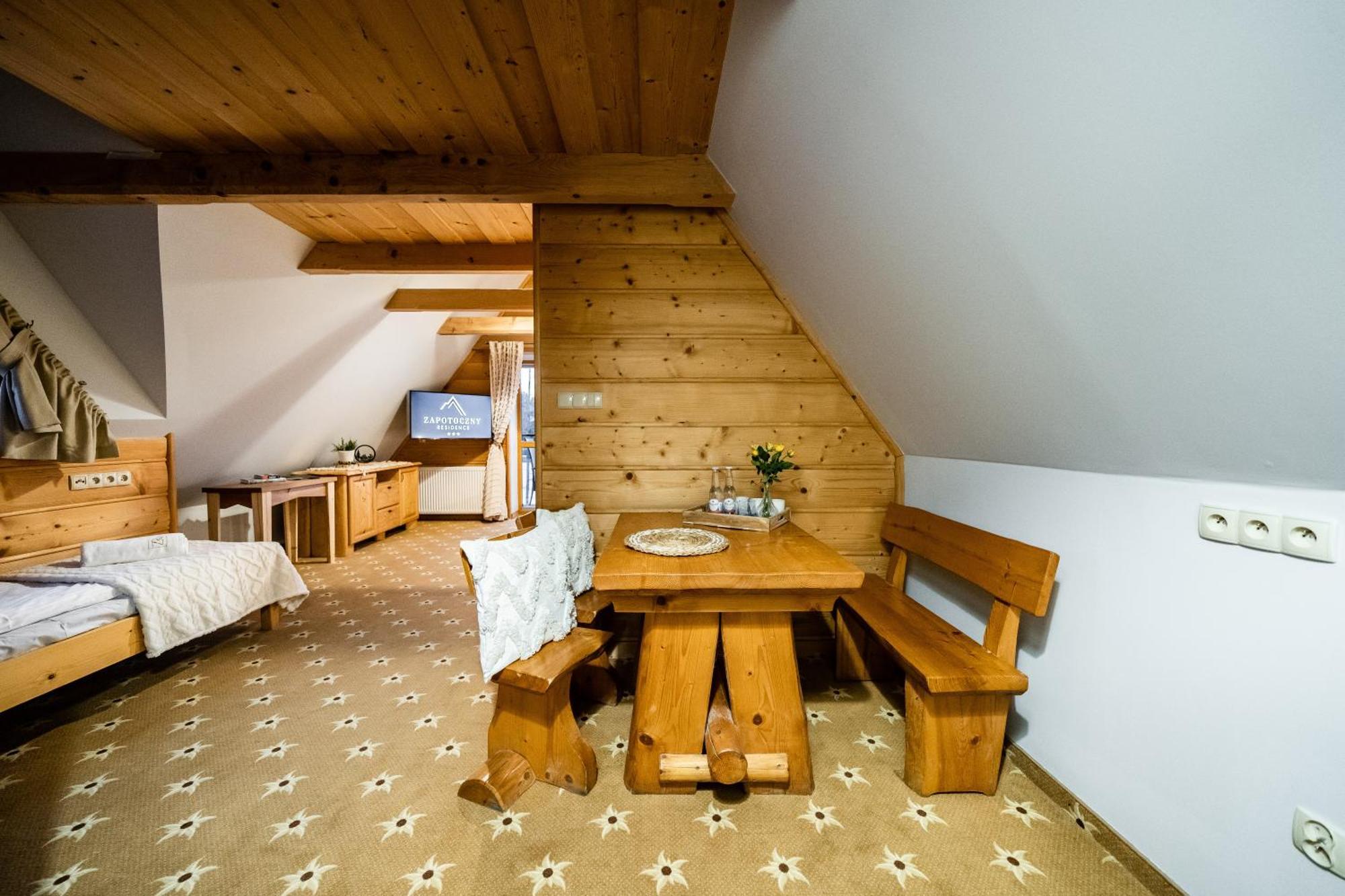 Zapotoczny Residence Зомб Стая снимка